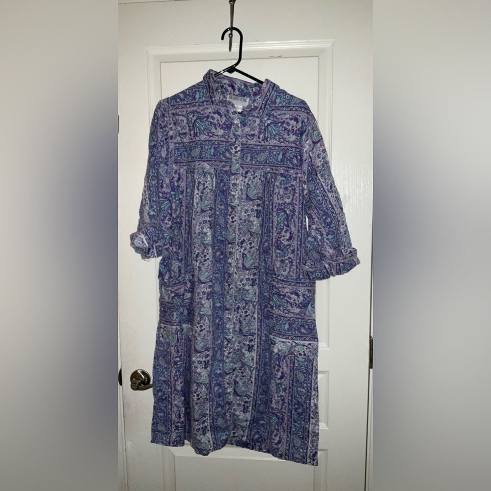 Vintage Models Coat Swirl Terrific Snap Front House Dress Coat Robe Gown Mumu